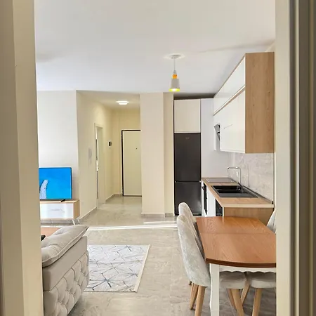 Lions Gate 7 Apartment *