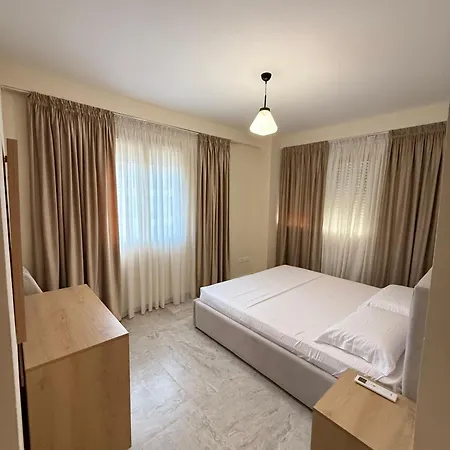 Lions Gate 7 * Durrës