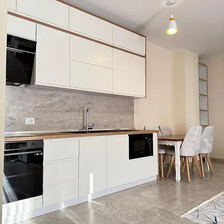 Lions Gate 7 * Durrës