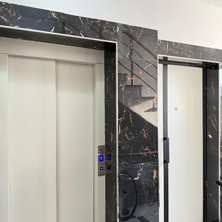 Apartment Lions Gate 7 *