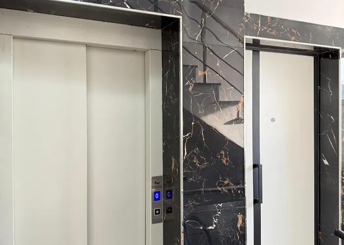 Apartment Lions Gate 7 *