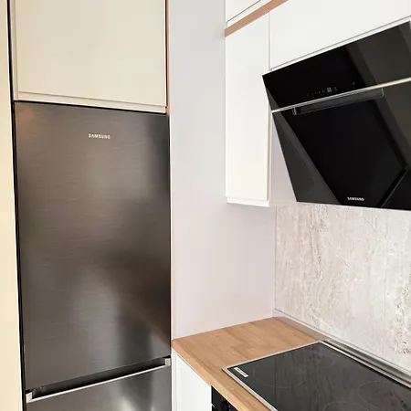 Lions Gate 7 Apartment *